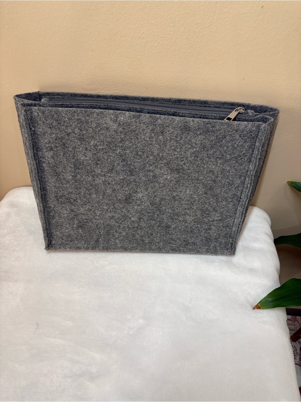 Bond Street Gray Felt Purse Insert Tote Organizer Multi-Pocket 13”x10”x5”